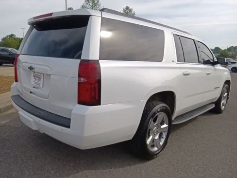 Used 2018 Chevrolet Suburban LT AWD/4WD image 3