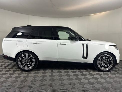 New 2025 Land Rover Range Rover SE image 9
