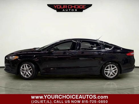 Used 2016 Ford Fusion SE image 2