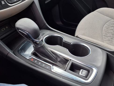 Used 2024 Chevrolet Equinox LT FWD image 31
