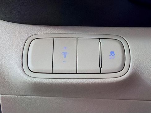 Certified 2024 Hyundai Venue SEL image 10