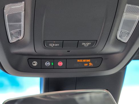 Used 2020 Cadillac XT4 Premium Luxury FWD image 17