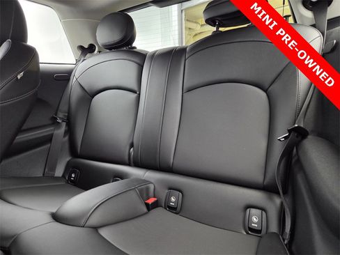 Used 2015 MINI Cooper S image 9