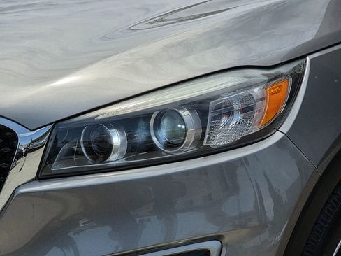 Used 2017 Kia Sorento EX w/ EX V6 Premium Package FWD image 7