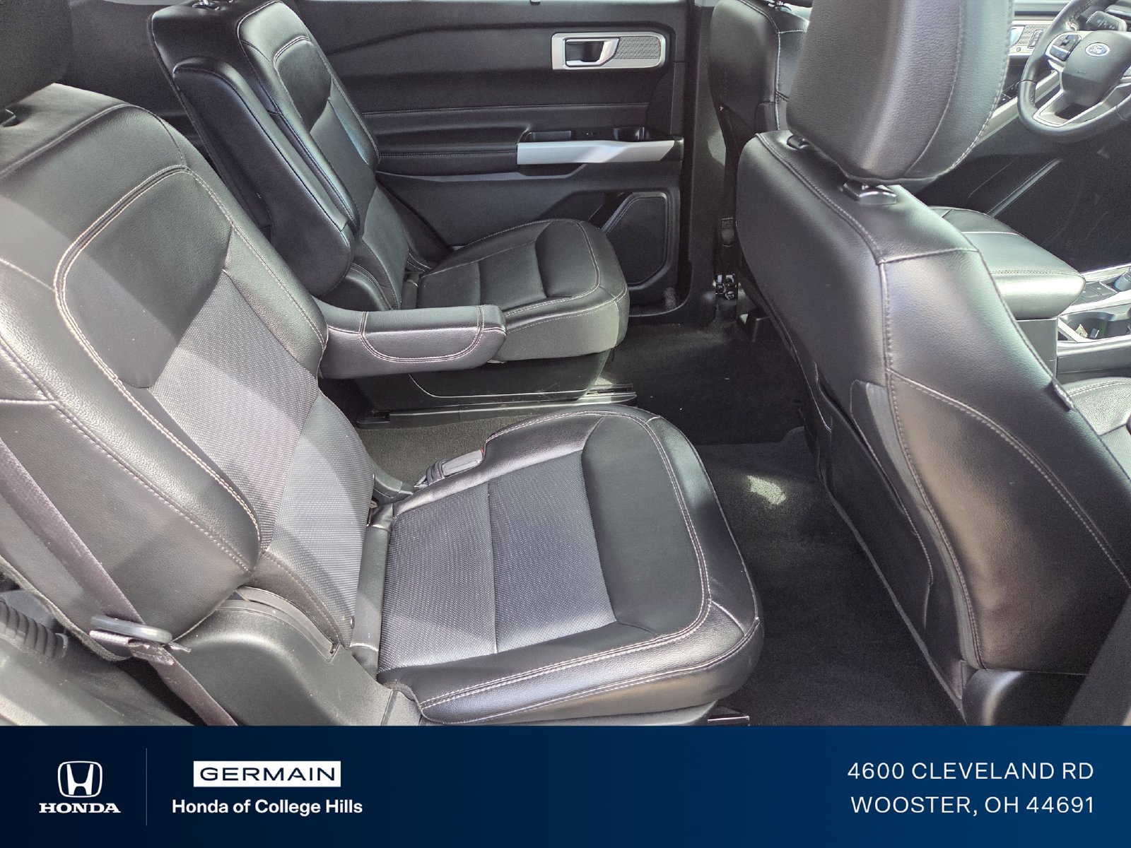 Used 2024 Ford Explorer Limited AWD/4WD image 23
