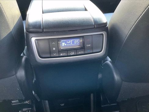 Used 2018 Toyota Highlander Limited image 18