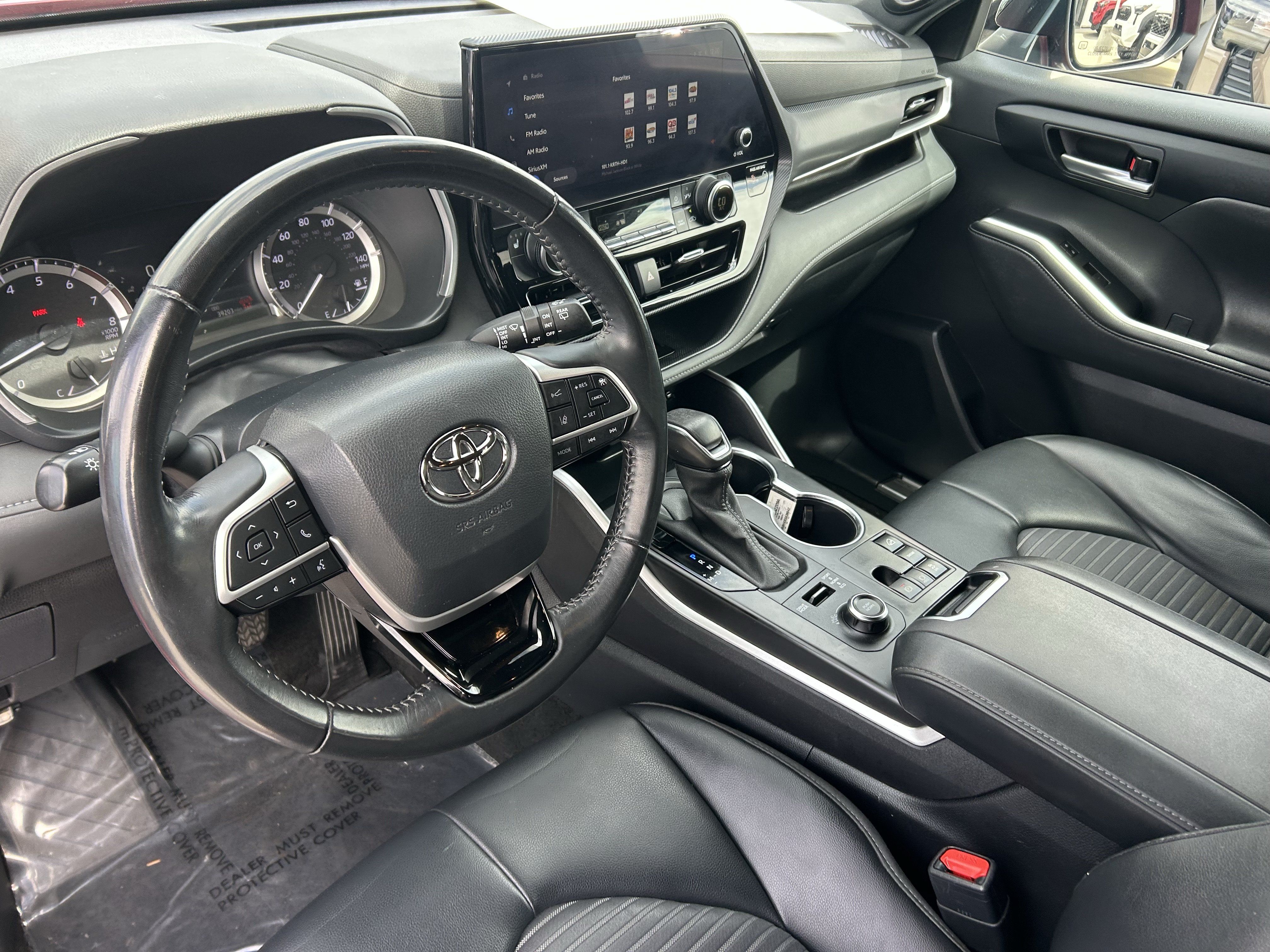 Used 2024 Toyota Highlander XSE AWD/4WD image 20