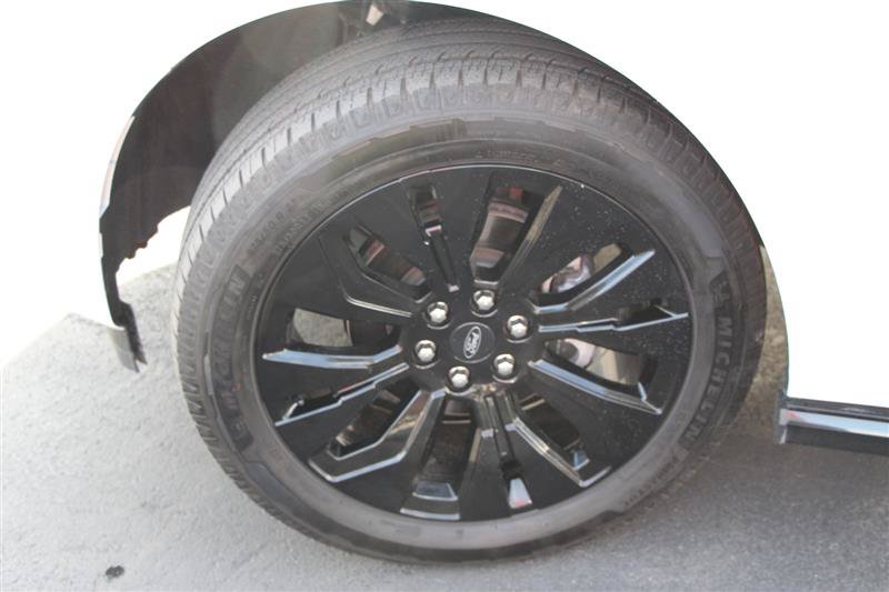 Used 2025 Ford Expedition Max Platinum w/ Driver's Package AWD/4WD image 34