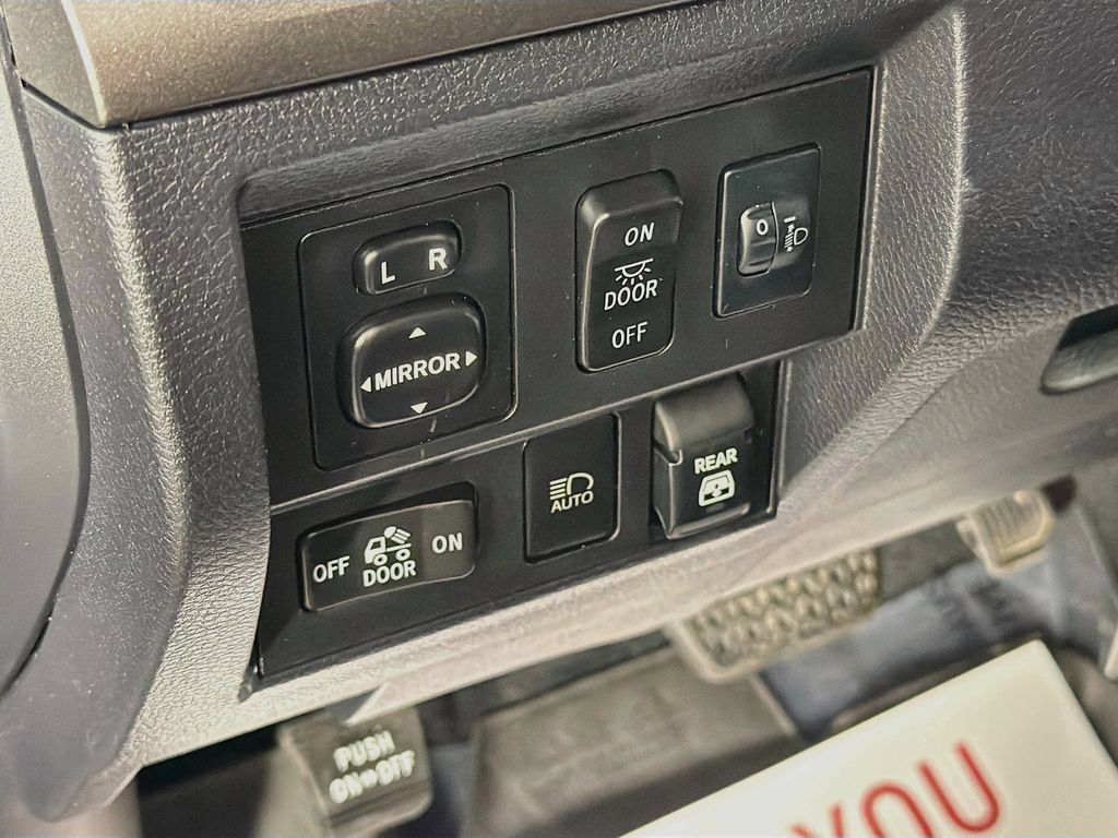 Used 2020 Toyota Tundra SR5 AWD/4WD image 10