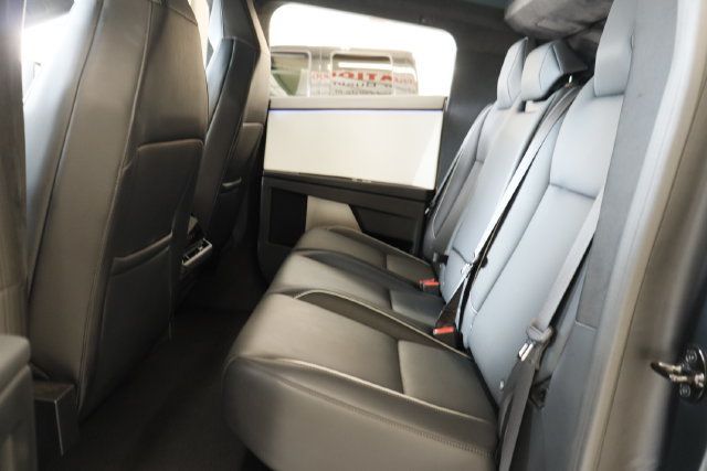 Used 2024 Tesla Cybertruck AWD Crew Cab image 31