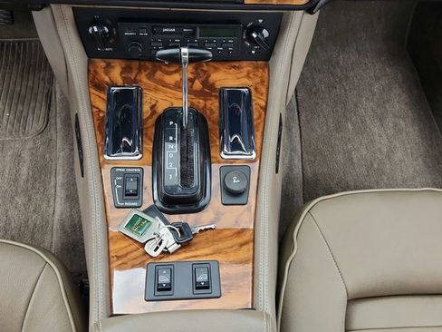 Used 1988 Jaguar XJS V12 Convertible image 38