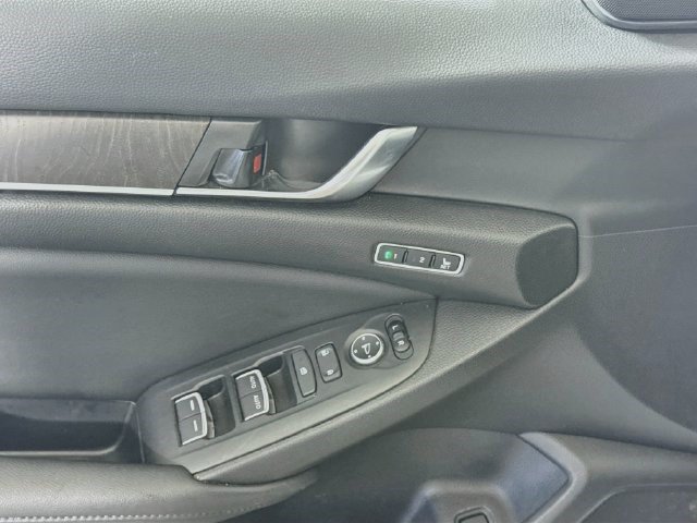 Used 2020 Honda Accord Touring image 23