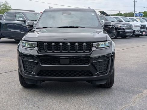 New 2026 Jeep Grand Cherokee Altitude RWD image 3