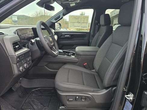 New 2026 Chevrolet Suburban LS image 4