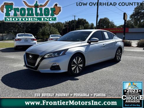 Used 2019 Nissan Altima 2.5 SV image 1