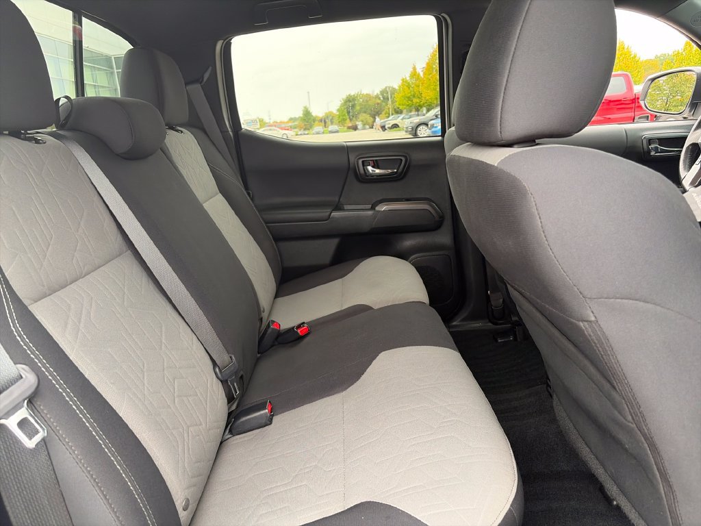 Used 2021 Toyota Tacoma TRD Off-Road AWD/4WD image 31