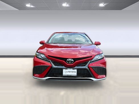 Used 2021 Toyota Camry XSE FWD image 6