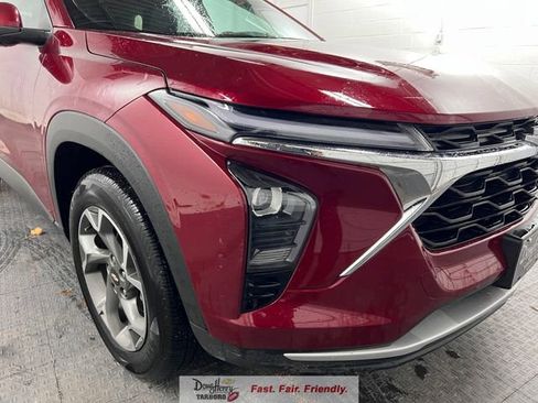 Used 2025 Chevrolet Trax LT image 9