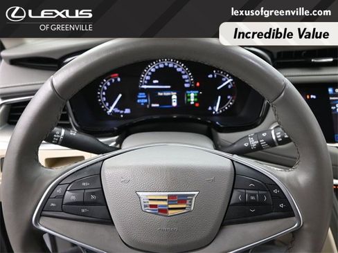 Used 2017 Cadillac XT5 Luxury w/ Driver Awareness Package image 14