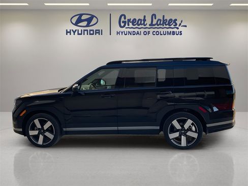 Used 2025 Hyundai Santa Fe Limited image 2