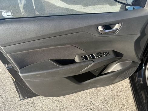 Used 2019 Hyundai Accent SE image 9