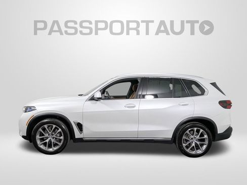 Used 2025 BMW X5 xDrive40i w/ Premium Package image 2