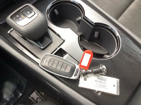 Used 2025 Nissan Rogue SV image 24