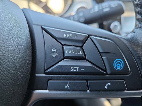 Used 2021 Nissan Rogue Sport SL w/ Premium Package image 16