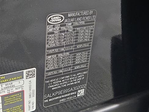 Certified 2025 Land Rover Range Rover SE AWD/4WD image 28