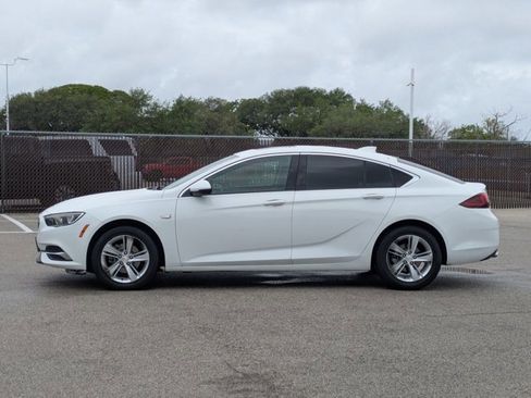 Used 2018 Buick Regal Preferred w/ Sights and Sounds Package FWD image 9