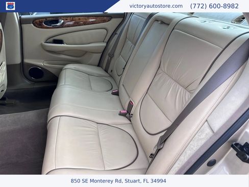 Used 2005 Jaguar XJ8 L image 15