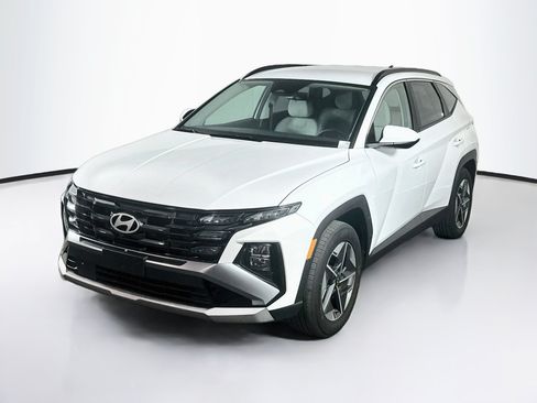 Used 2025 Hyundai Tucson SEL FWD image 3