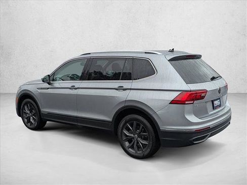 Used 2022 Volkswagen Tiguan SE FWD image 8