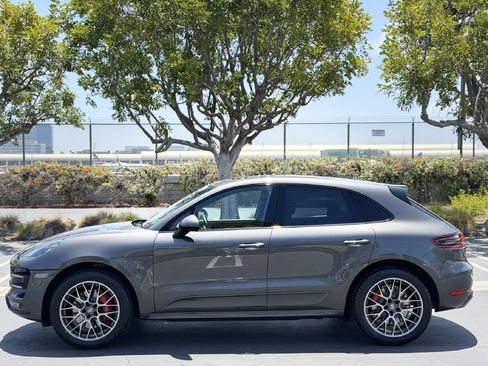 Used 2018 Porsche Macan Turbo AWD/4WD image 2