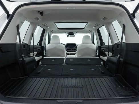 Used 2024 Toyota Grand Highlander AWD image 17