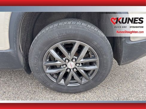 Used 2017 GMC Acadia SLT image 16