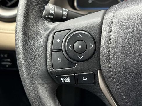 Used 2014 Toyota RAV4 Limited image 25