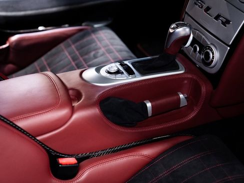 Used 2005 Mercedes-Benz SLR image 17