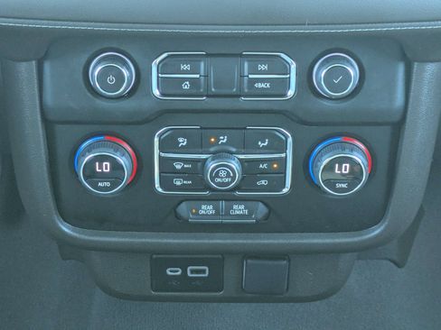 Used 2023 Chevrolet Suburban LS AWD/4WD image 21