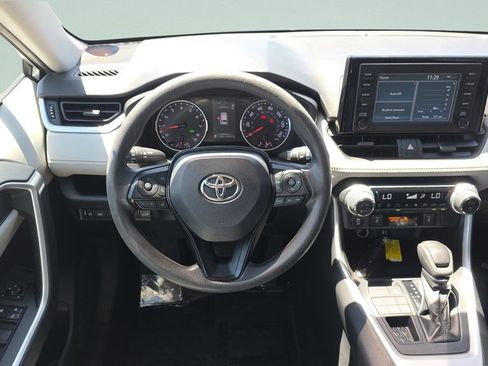 Used 2019 Toyota RAV4 XLE w/ Convenience Package image 12