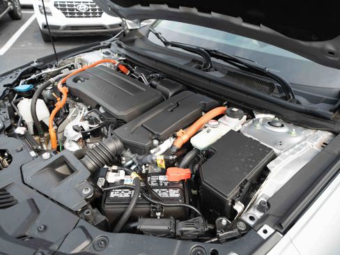 Used 2025 Honda Accord Sport image 32