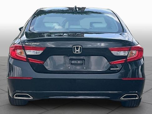Used 2018 Honda Accord Touring image 5