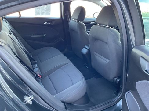 Used 2017 Chevrolet Cruze LT image 34