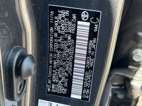 Certified 2017 Toyota Prius Prime Advanced FWD image 34