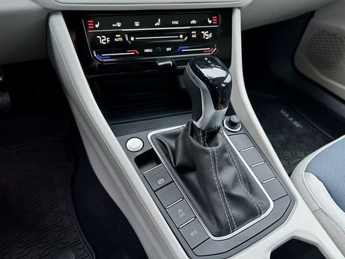 New 2026 Volkswagen Jetta SE FWD image 25