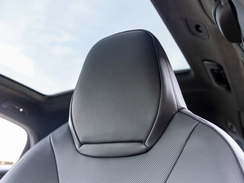 Certified 2025 Porsche Cayenne GTS image 33