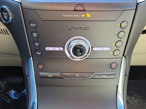 Used 2020 Ford Edge Titanium image 35