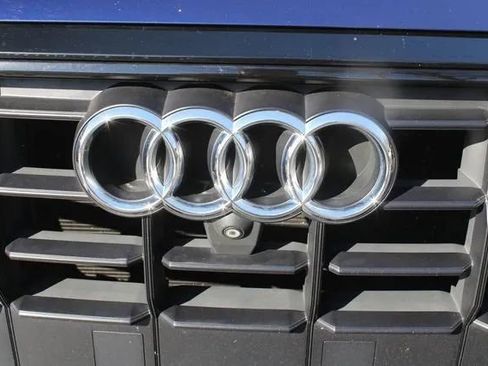 Used 2019 Audi Q8 Premium Plus image 2