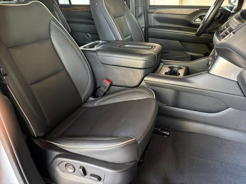 Used 2023 Chevrolet Suburban Premier RWD image 40