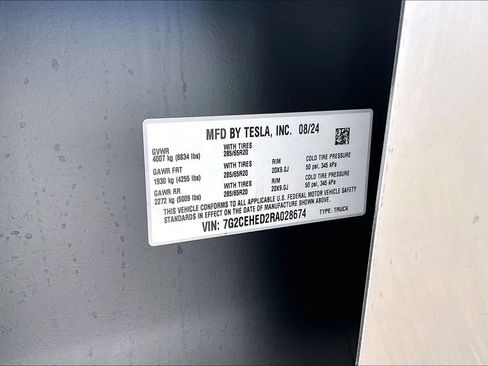 Used 2024 Tesla Cybertruck AWD Crew Cab image 30